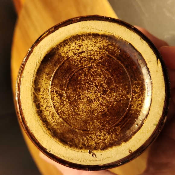 4in Small Brown Crock with metal snap lid Vintage - Picture 2 of 7